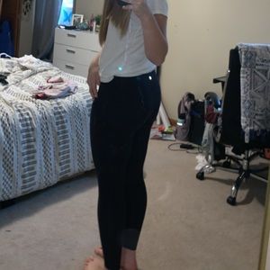 Black leggings; M